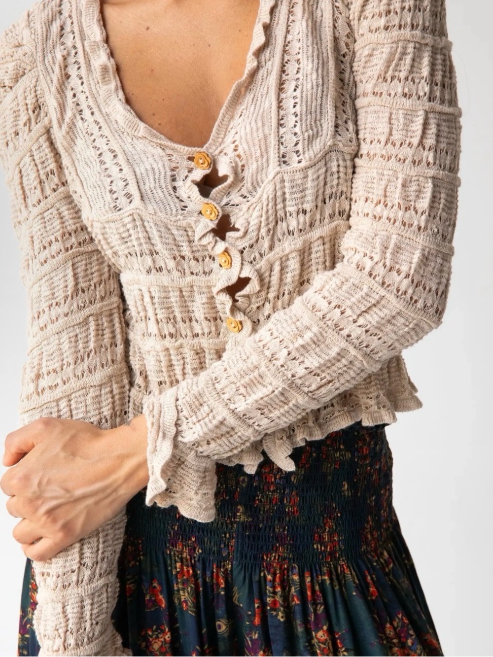 NATURAL LIFE Juliet Ruffle Sweater Top - Cream Size M